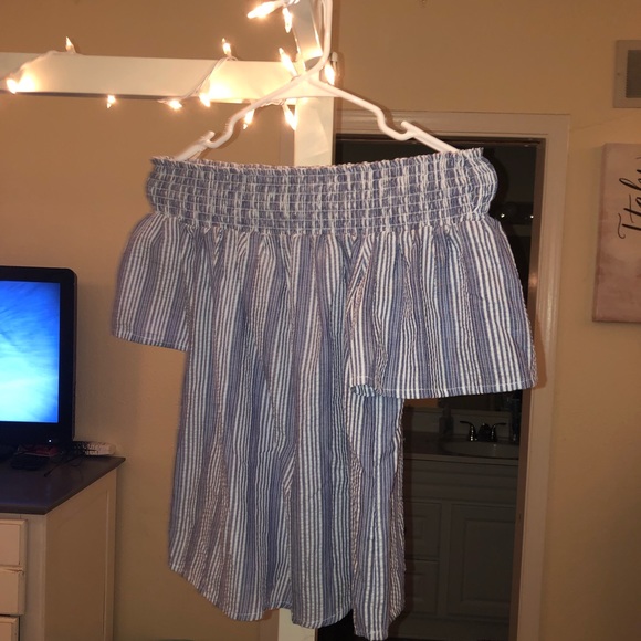 Off the shoulder top - Picture 1 of 1